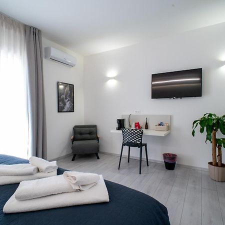 Affittacamere Mani - Camere Con Bagno Privato Гела Экстерьер фото