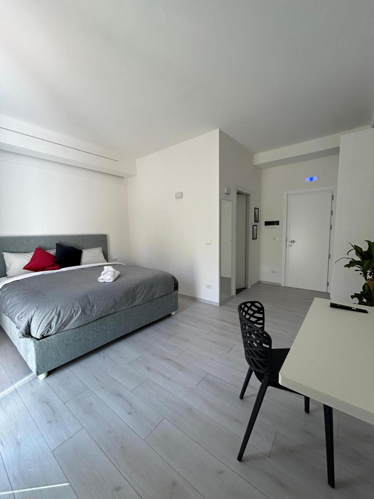 Affittacamere Mani - Camere Con Bagno Privato Гела Экстерьер фото