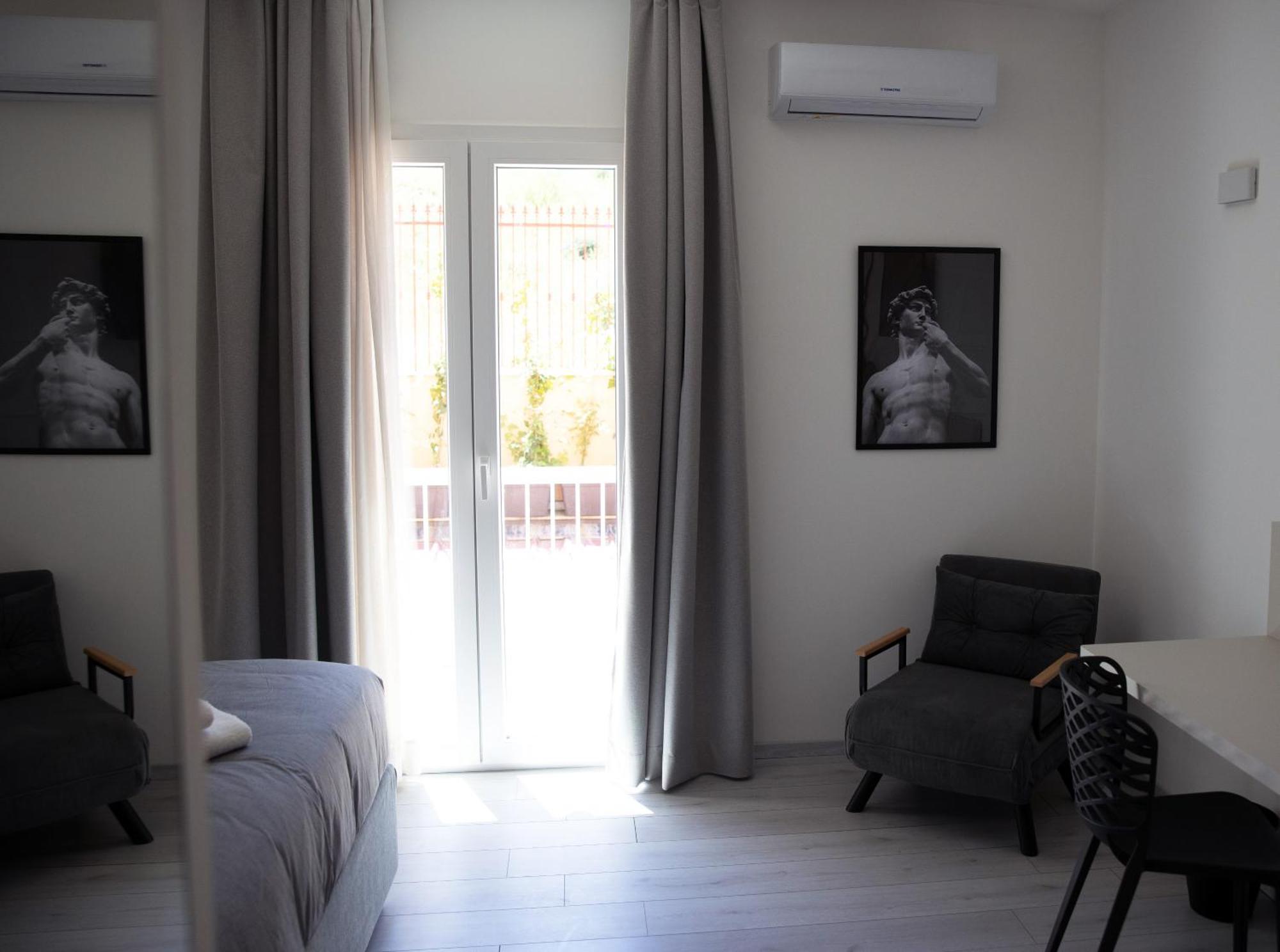 Affittacamere Mani - Camere Con Bagno Privato Гела Экстерьер фото