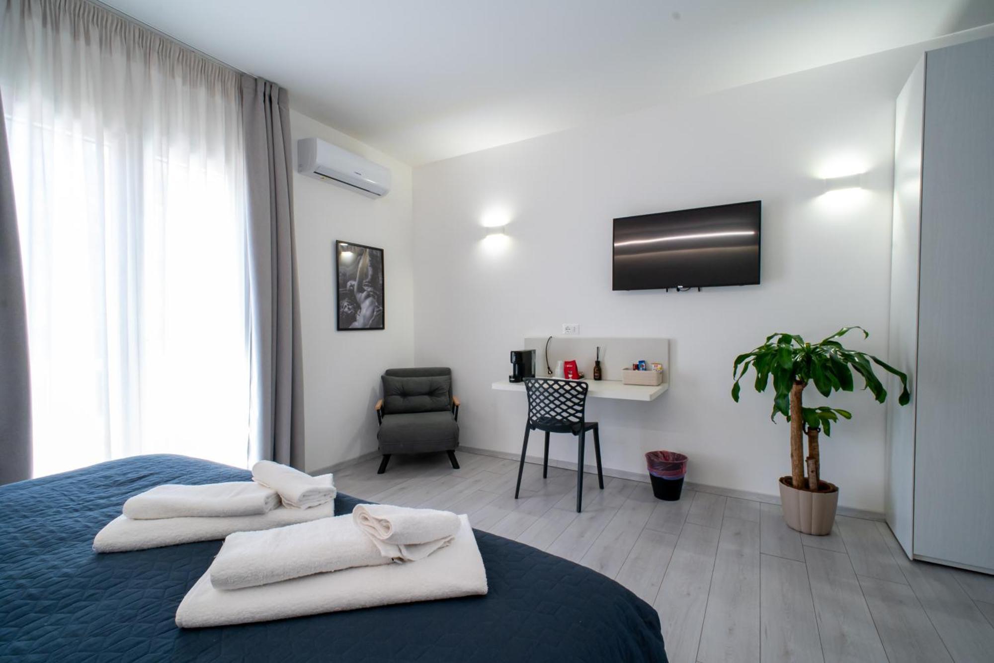 Affittacamere Mani - Camere Con Bagno Privato Гела Экстерьер фото