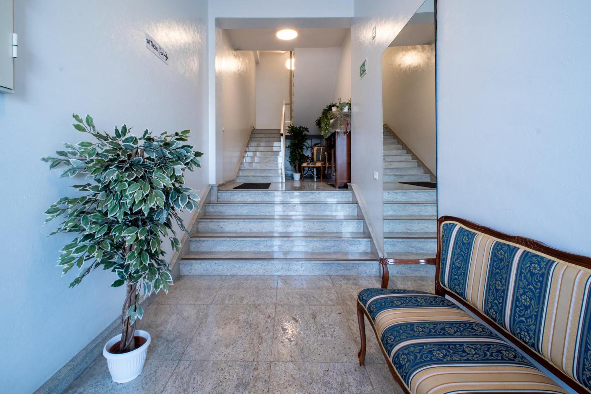 Affittacamere Mani - Camere Con Bagno Privato Гела Экстерьер фото